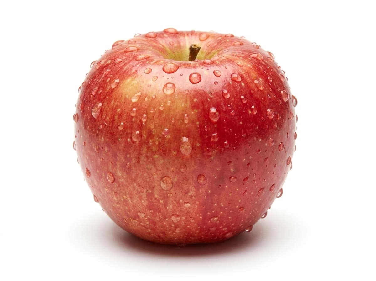 11 07 2026 png/Red apple with water droplets 202607111155 PNG